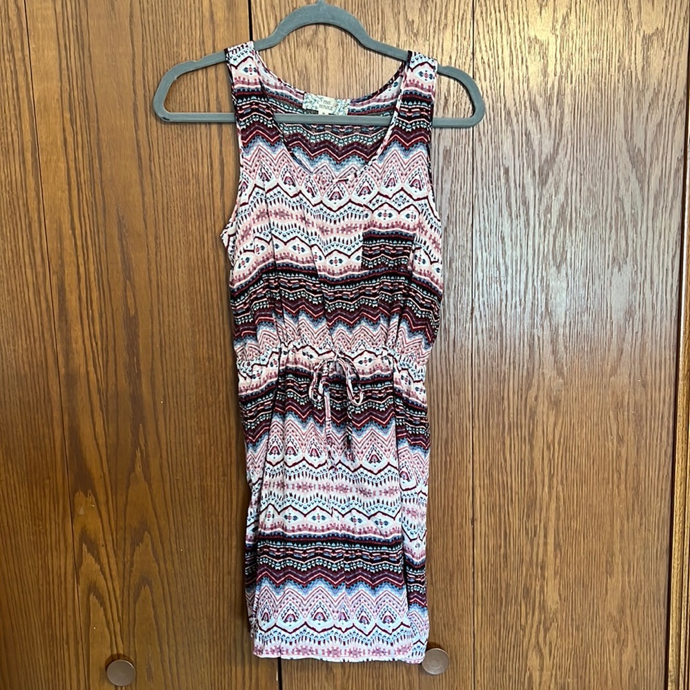Patterned causal tie dress